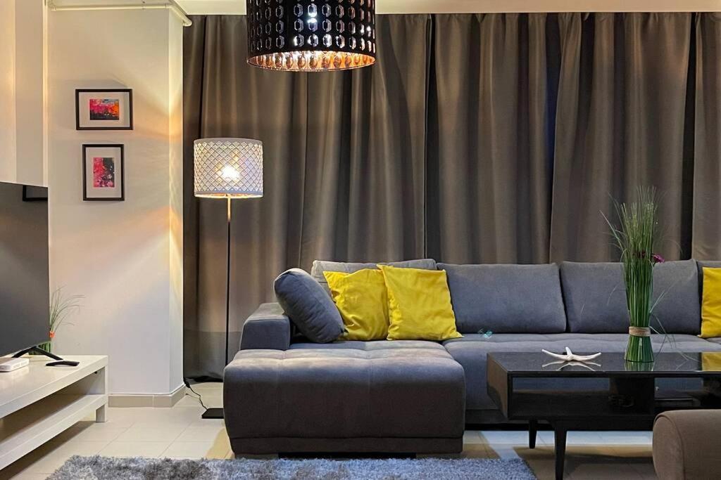 Apartment Happiness By Nicole Jutka, Visual Artist Olimp Exterior foto