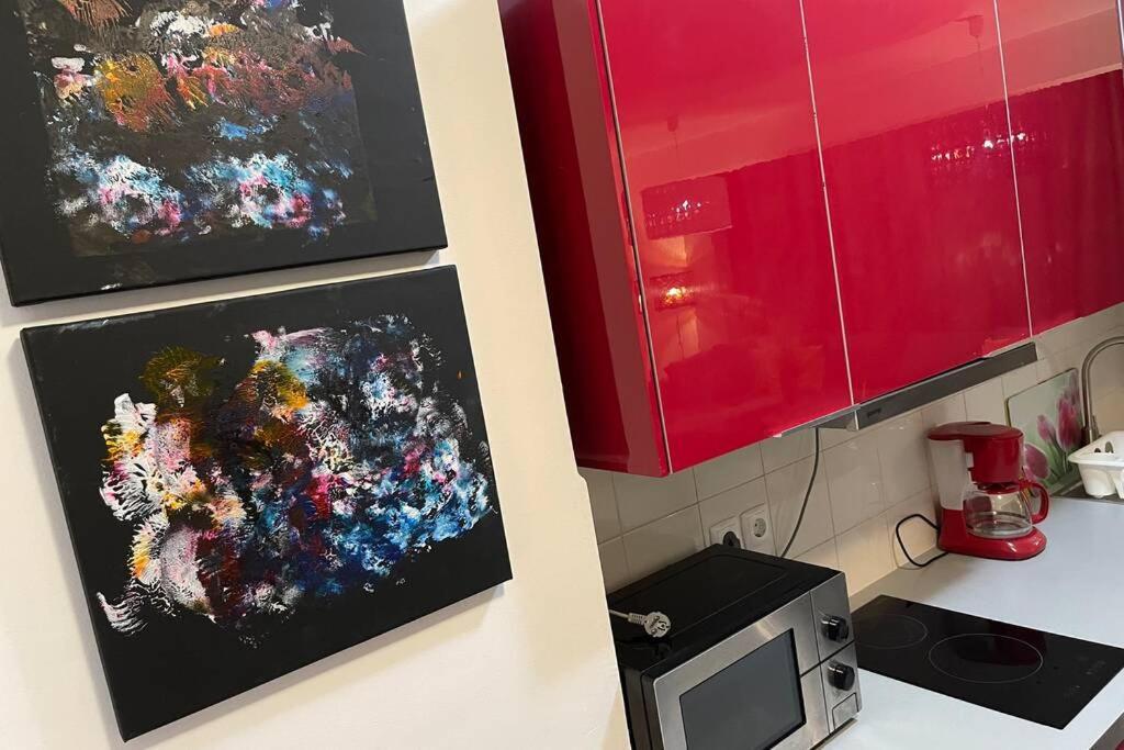 Apartment Happiness By Nicole Jutka, Visual Artist Olimp Exterior foto