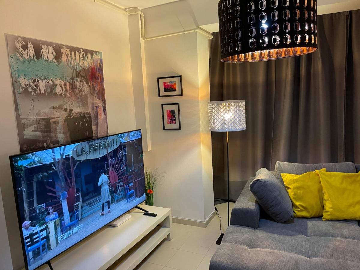 Apartment Happiness By Nicole Jutka, Visual Artist Olimp Exterior foto